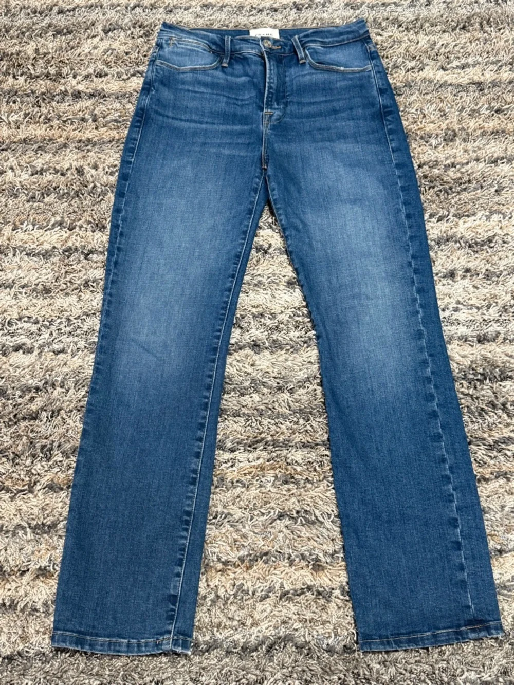 Frame Denim Women’s Straight-Leg Jeans in Medium Blue - Picture 3 of 10